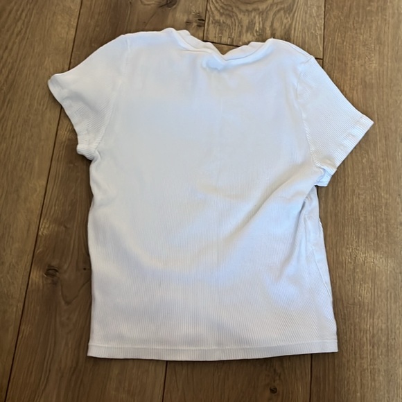 Aritzia TNA Tee - Picture 2 of 4